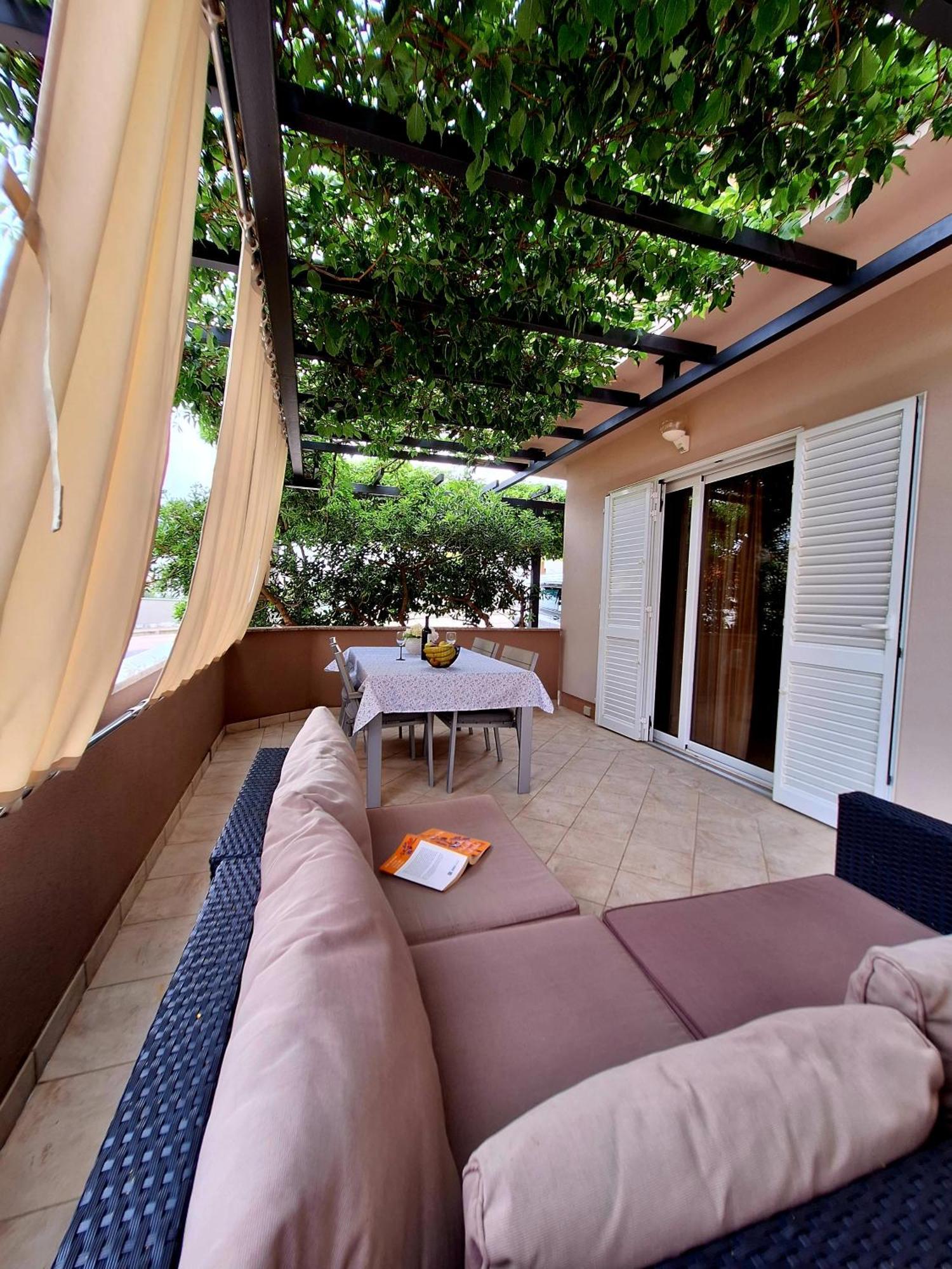 The Golden Island Apartments Крк Экстерьер фото
