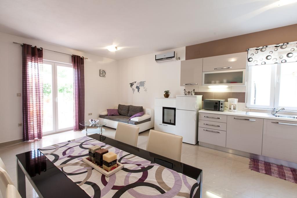The Golden Island Apartments Крк Экстерьер фото